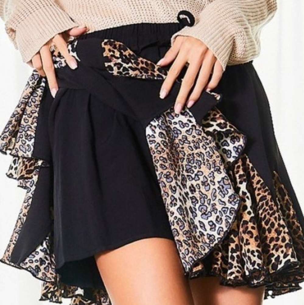 Color Block Ruffle Skorts - Picture 4 of 4